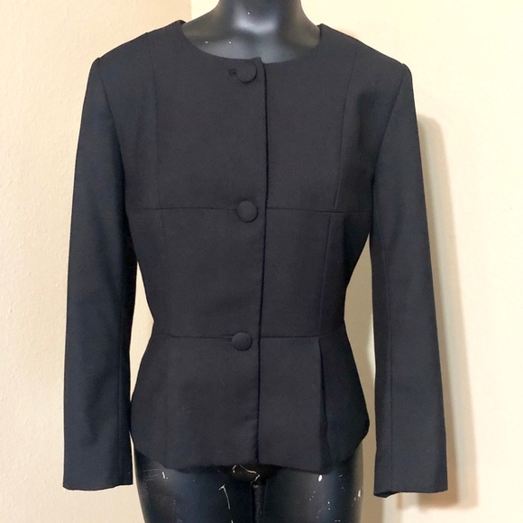 H&M Fitted Single Pleat Fitted Blazer in Black